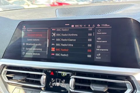 YC71FCD BMW 3 Series 2.0 318i M Sport Auto Euro 6 (s/s) 4dr Thumbnail #41