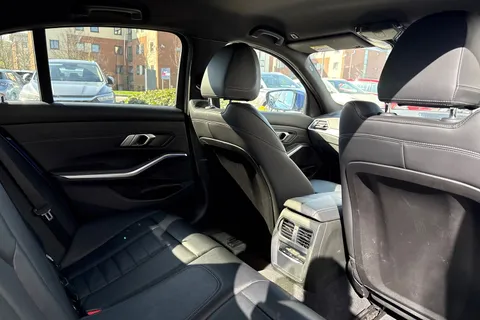 YC71FCD BMW 3 Series 2.0 318i M Sport Auto Euro 6 (s/s) 4dr Thumbnail #59