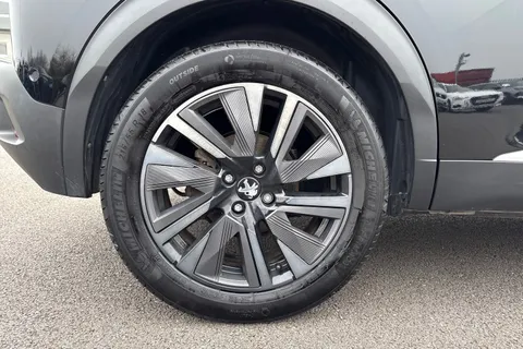 MW71ZSV PEUGEOT e-2008 50kWh GT Premium Auto 5dr Thumbnail #11