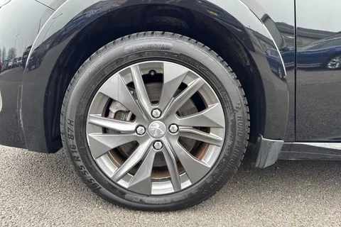 12 of 67 for PEUGEOT e-208 50kWh Allure Premium Auto 5dr