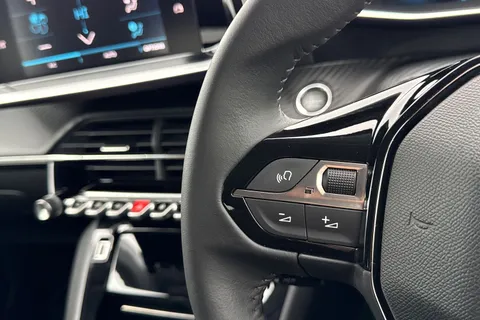 39 of 67 for PEUGEOT e-208 50kWh Allure Premium Auto 5dr