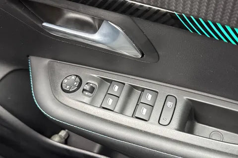 41 of 67 for PEUGEOT e-208 50kWh Allure Premium Auto 5dr