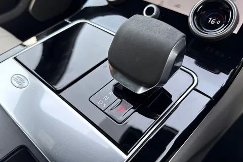 14 of 47 for Land Rover Range Rover Velar 2.0 D200 Velar Edition 5dr