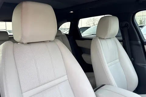 22 of 47 for Land Rover Range Rover Velar 2.0 D200 Velar Edition 5dr