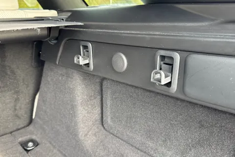 28 of 47 for Land Rover Range Rover Velar 2.0 D200 Velar Edition 5dr