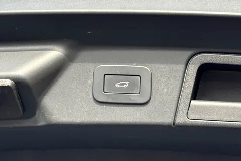 31 of 47 for Land Rover Range Rover Velar 2.0 D200 Velar Edition 5dr