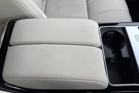 43 of 47 for Land Rover Range Rover Velar 2.0 D200 Velar Edition 5dr