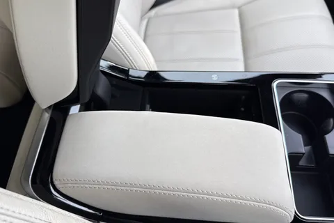 44 of 47 for Land Rover Range Rover Velar 2.0 D200 Velar Edition 5dr