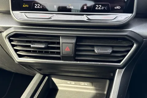 FN74GCZ SEAT Leon 1.5 TSI SE Euro 6 (s/s) 5dr Thumbnail #22