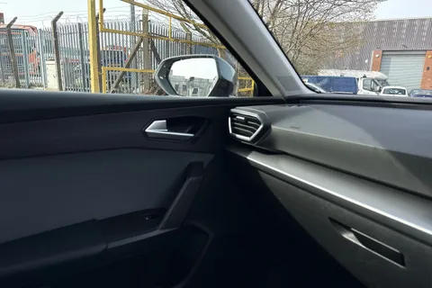 FN74GCZ SEAT Leon 1.5 TSI SE Euro 6 (s/s) 5dr Thumbnail #32