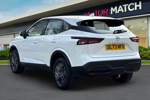 DL73NFD Nissan Qashqai 1.3 DIG-T MHEV Acenta Premium XTRON Euro 6 (s/s) 5dr Thumbnail #3