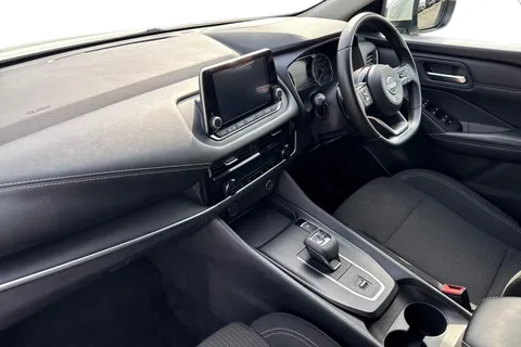 DL73NFD Nissan Qashqai 1.3 DIG-T MHEV Acenta Premium XTRON Euro 6 (s/s) 5dr Thumbnail #10