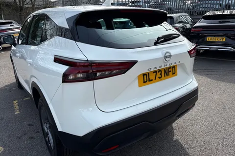 DL73NFD Nissan Qashqai 1.3 DIG-T MHEV Acenta Premium XTRON Euro 6 (s/s) 5dr Thumbnail #17