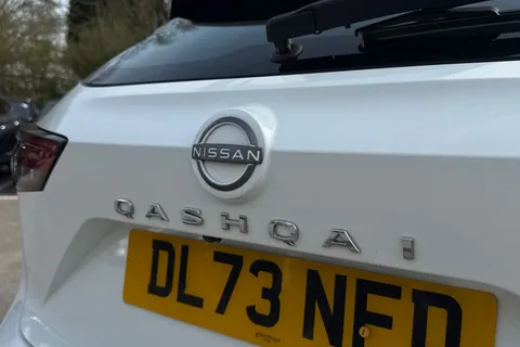 DL73NFD Nissan Qashqai 1.3 DIG-T MHEV Acenta Premium XTRON Euro 6 (s/s) 5dr Thumbnail #26