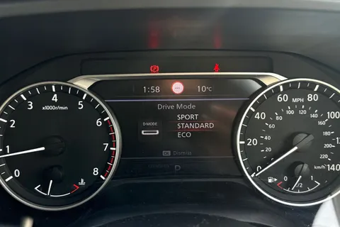 DL73NFD Nissan Qashqai 1.3 DIG-T MHEV Acenta Premium XTRON Euro 6 (s/s) 5dr Thumbnail #28