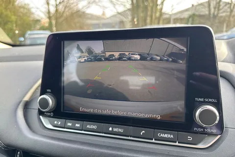 DL73NFD Nissan Qashqai 1.3 DIG-T MHEV Acenta Premium XTRON Euro 6 (s/s) 5dr Thumbnail #32