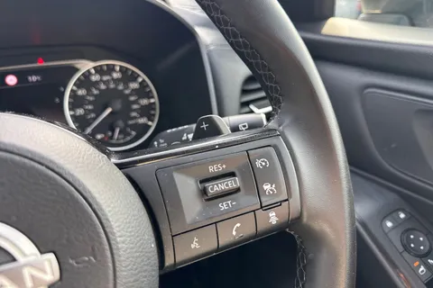 DL73NFD Nissan Qashqai 1.3 DIG-T MHEV Acenta Premium XTRON Euro 6 (s/s) 5dr Thumbnail #37