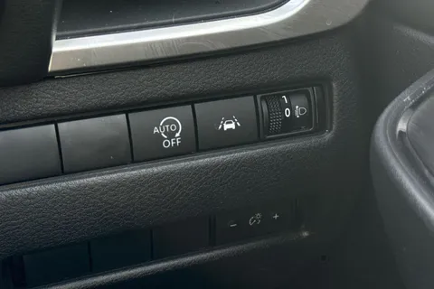 DL73NFD Nissan Qashqai 1.3 DIG-T MHEV Acenta Premium XTRON Euro 6 (s/s) 5dr Thumbnail #38