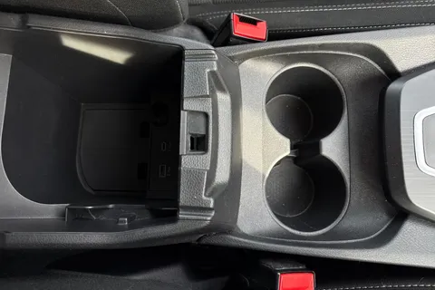 DL73NFD Nissan Qashqai 1.3 DIG-T MHEV Acenta Premium XTRON Euro 6 (s/s) 5dr Thumbnail #41