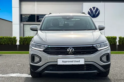 DA23FMK Volkswagen T-Roc 1.5 TSI Life 5dr Thumbnail #6