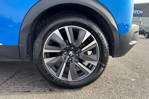 13 of 67 for PEUGEOT e-2008 50kWh GT Premium Auto 5dr