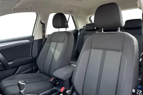 DA23FMK Volkswagen T-Roc 1.5 TSI Life 5dr Thumbnail #16