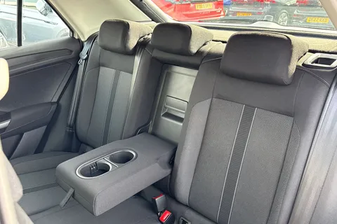 DA23FMK Volkswagen T-Roc 1.5 TSI Life 5dr Thumbnail #19