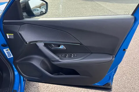 21 of 67 for PEUGEOT e-2008 50kWh GT Premium Auto 5dr