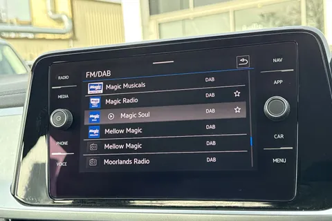 DA23FMK Volkswagen T-Roc 1.5 TSI Life 5dr Thumbnail #27