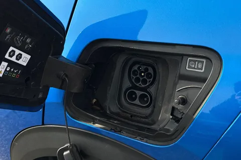 32 of 67 for PEUGEOT e-2008 50kWh GT Premium Auto 5dr