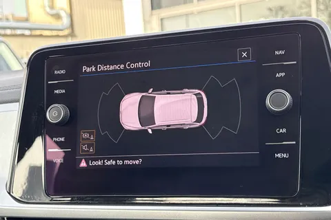 DA23FMK Volkswagen T-Roc 1.5 TSI Life 5dr Thumbnail #31