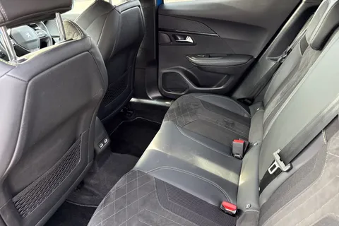 33 of 67 for PEUGEOT e-2008 50kWh GT Premium Auto 5dr