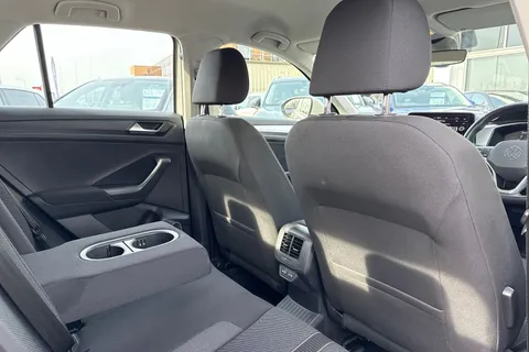 DA23FMK Volkswagen T-Roc 1.5 TSI Life 5dr Thumbnail #34