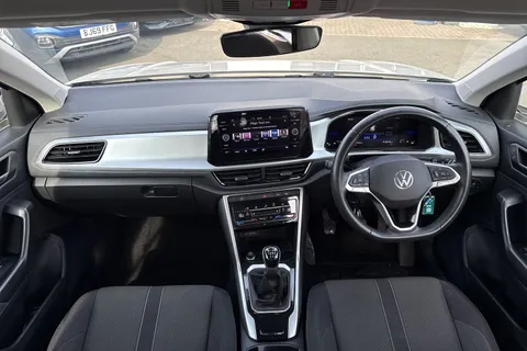 DA23FMK Volkswagen T-Roc 1.5 TSI Life 5dr Thumbnail #36