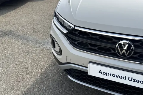 DA23FMK Volkswagen T-Roc 1.5 TSI Life 5dr Thumbnail #38