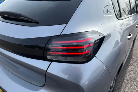 HSZ6222 PEUGEOT e-208 50kWh E-Style Auto 5dr (7.4kW Charger) Thumbnail #9