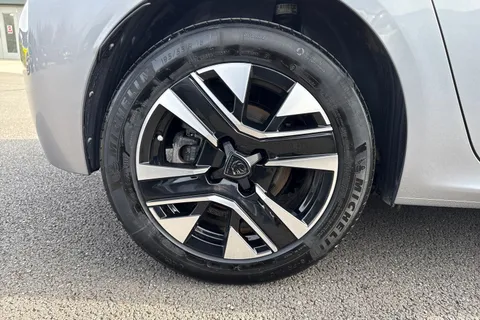 HSZ6222 PEUGEOT e-208 50kWh E-Style Auto 5dr (7.4kW Charger) Thumbnail #12