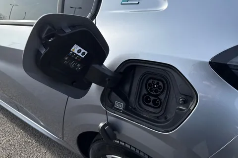 HSZ6222 PEUGEOT e-208 50kWh E-Style Auto 5dr (7.4kW Charger) Thumbnail #27