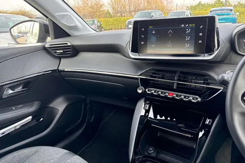 HSZ6222 PEUGEOT e-208 50kWh E-Style Auto 5dr (7.4kW Charger) Thumbnail #45