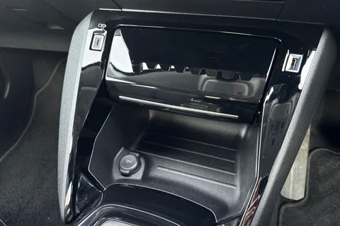 HSZ6222 PEUGEOT e-208 50kWh E-Style Auto 5dr (7.4kW Charger) Thumbnail #58