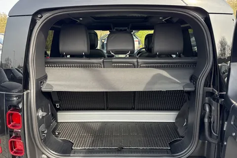 KT73NXV Land Rover Defender 90 3.0 D250 X-Dynamic HSE 3dr Thumbnail #12