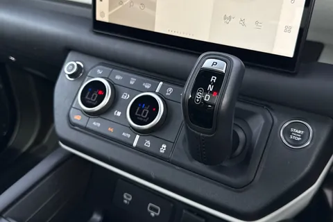 KT73NXV Land Rover Defender 90 3.0 D250 X-Dynamic HSE 3dr Thumbnail #15