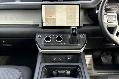 KT73NXV Land Rover Defender 90 3.0 D250 X-Dynamic HSE 3dr Thumbnail #16