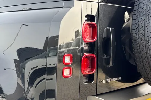 KT73NXV Land Rover Defender 90 3.0 D250 X-Dynamic HSE 3dr Thumbnail #21