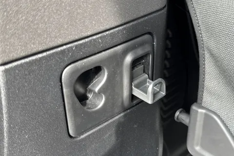 KT73NXV Land Rover Defender 90 3.0 D250 X-Dynamic HSE 3dr Thumbnail #29