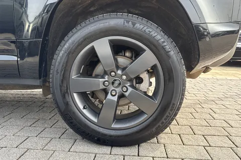 KT73NXV Land Rover Defender 90 3.0 D250 X-Dynamic HSE 3dr Thumbnail #39