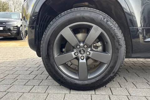 KT73NXV Land Rover Defender 90 3.0 D250 X-Dynamic HSE 3dr Thumbnail #40