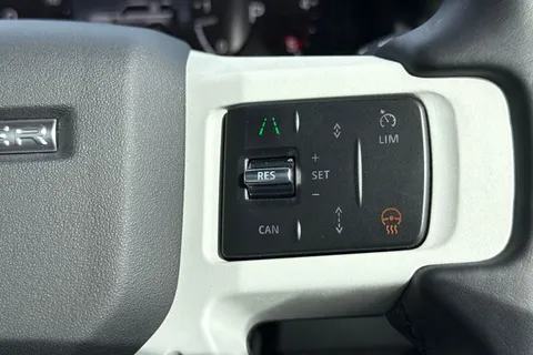 KT73NXV Land Rover Defender 90 3.0 D250 X-Dynamic HSE 3dr Thumbnail #47