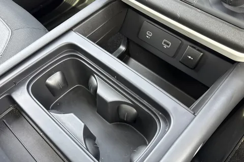 KT73NXV Land Rover Defender 90 3.0 D250 X-Dynamic HSE 3dr Thumbnail #49