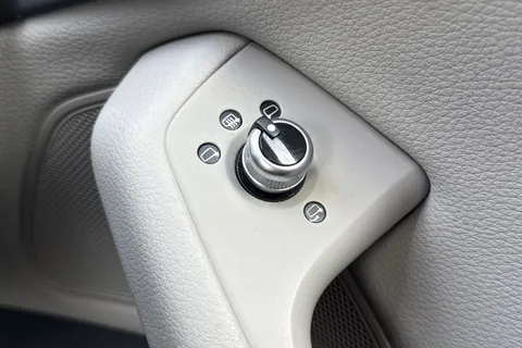 VK66BHJ Audi A6 Saloon 2.0 TDI ultra SE S Tronic Euro 6 (s/s) 4dr Thumbnail #35